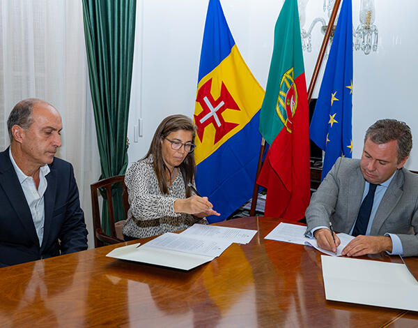 Secretário da Economia assinou contrato de manutenção de Reserva Estratégica de Cereais