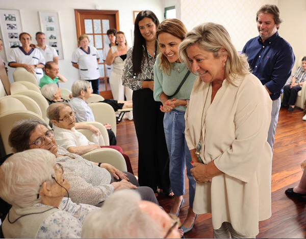 Governo Regional vai reforçar equipa de ajudantes domiciliárias do Centro Social e Paroquial de Santo António