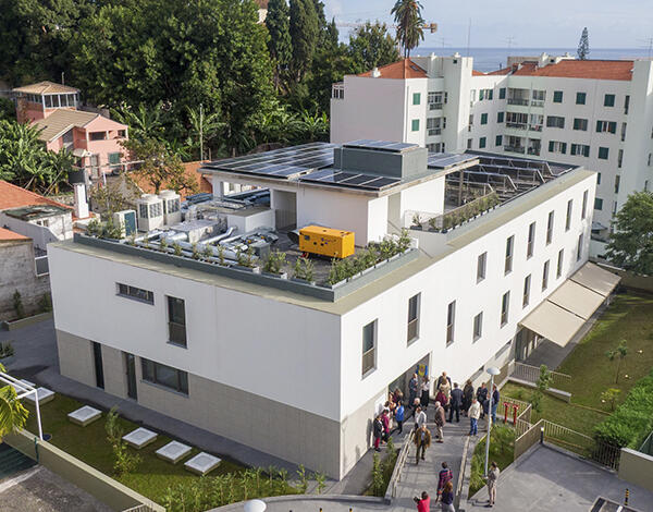 Lar da ‘Socorros Mútuos’ corresponde às expetativas do Governo