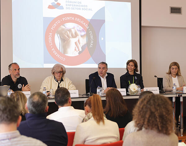 Respostas domiciliárias assumem prioridade no debate sobre envelhecimento no setor social