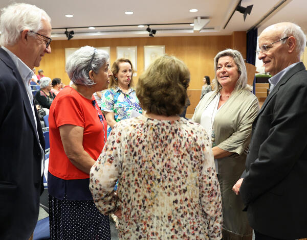 Projeto ‘Adota um avô’ ajuda a matar a solidão a mais de 400 idosos