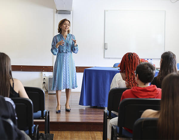 “Diferentes, mas iguais em dignidade”