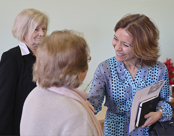 Paula Margarido visita lares  do Porto da Cruz