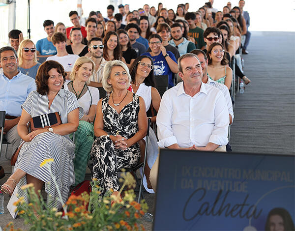 Centenas de jovens aderem aos programas juvenis na Calheta