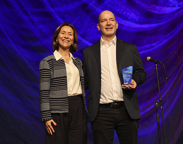 Paula Margarido assinala aniversário do Clube 1º de Maio