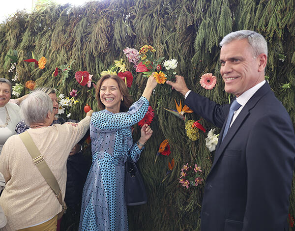 Muro da Solidariedade junta cerca de 700 idosos 