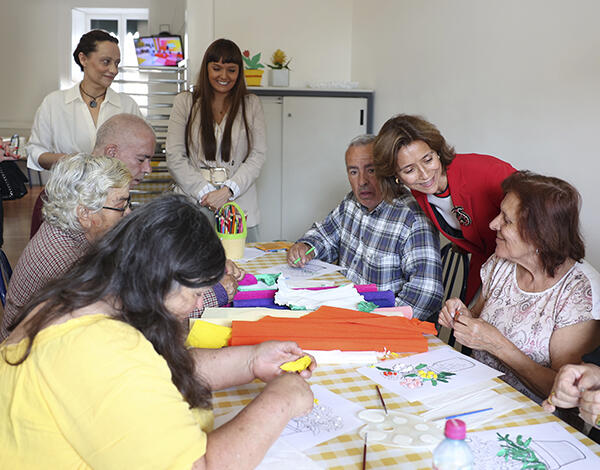 Trabalho em rede e proximidade marcam visita de Paula Margarido ao Centro Porta Amiga do Funchal