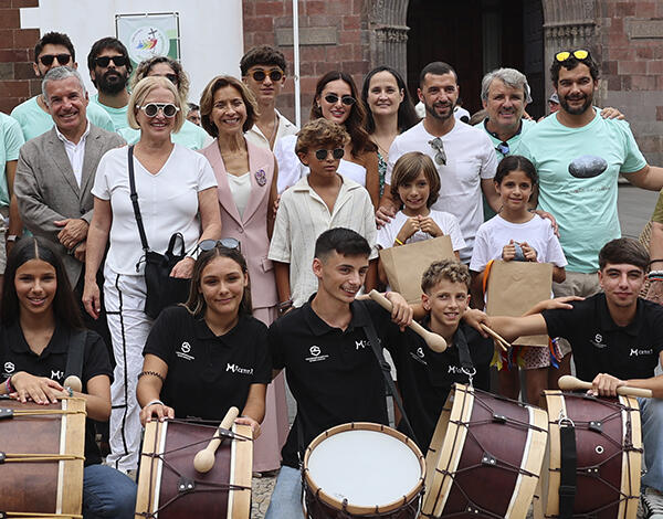 Paula Margarido destaca trabalho da Garouta do Calhau ao lado de Simão Sabrosa