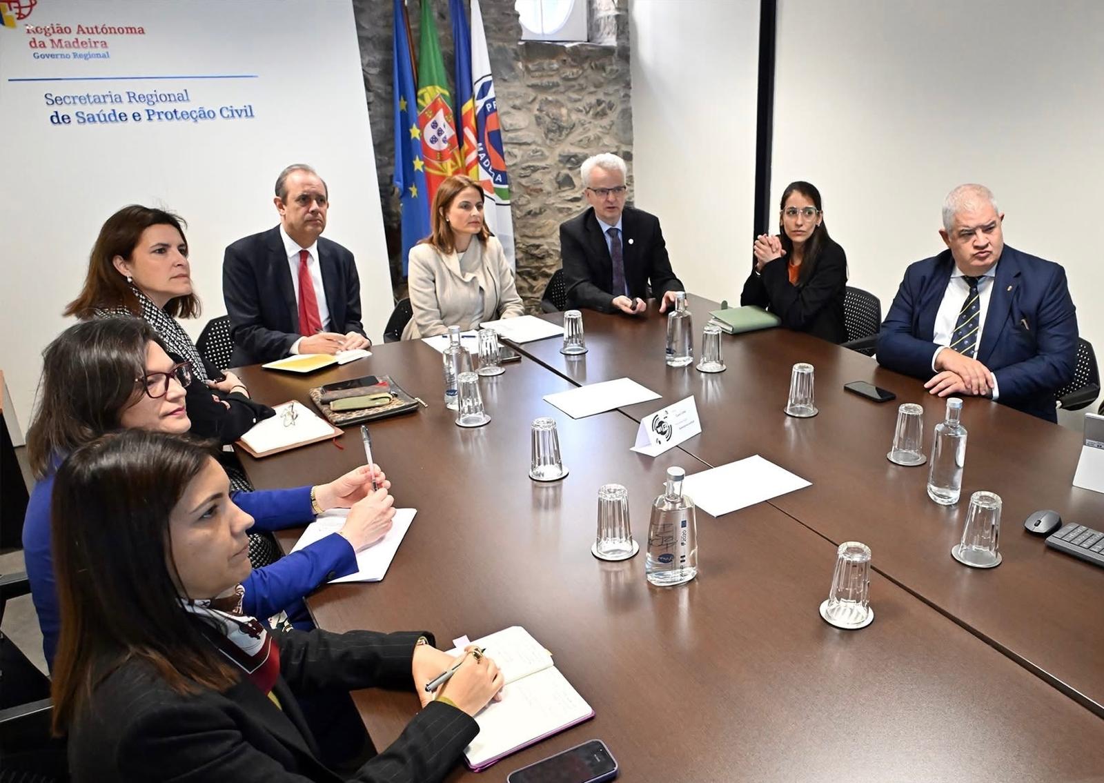 Visita do Diretor do Charité Comprehensive Cancer Center à Secretaria Regional de Saúde