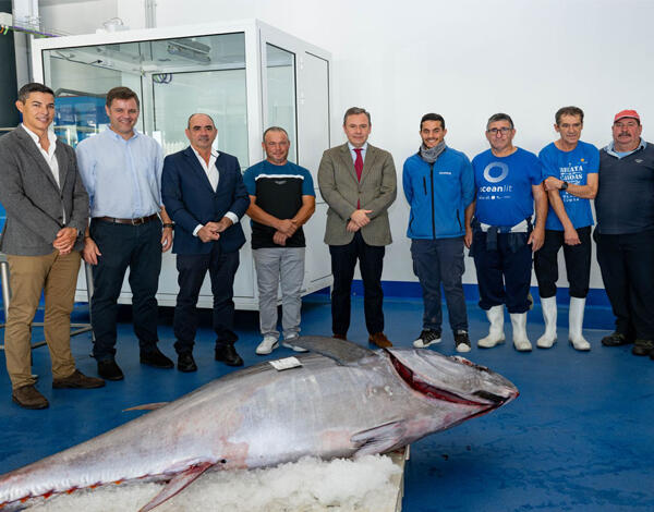 Primeiro atum rabilho do ano capturado em frente ao Cabo Girão