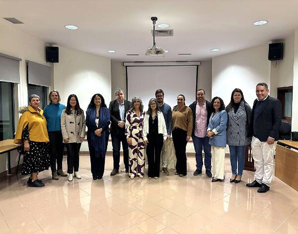 Rafaela Fernandes elogia dirigentes e voluntários das Casas do Povo