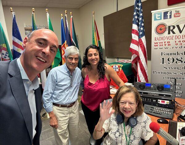 Rafaela Fernandes participou na rádio “Voz do Emigrante” e na televisão Canal Português 