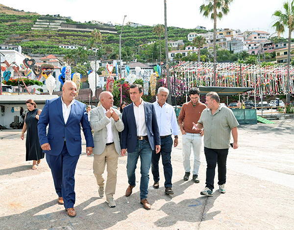 Pesca com apoios a embarcações que possuam motor a gasolina 