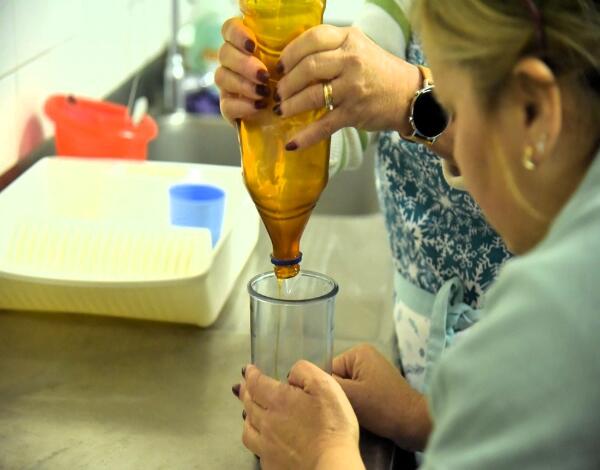 Oficina de culinária incentiva consumo de mel