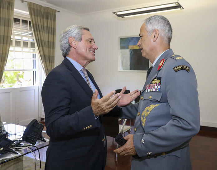 Secretário Regional da Economia recebe cumprimentos de despedida do Comandante da Zona Militar da Madeira