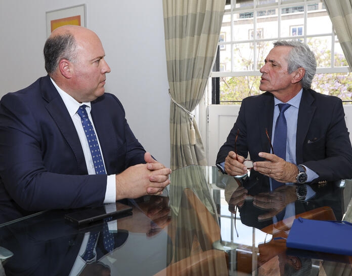 ANACOM e ARAE reforçam parceria para proteger os consumidores e melhorar a fiscalização