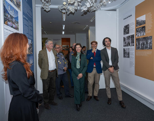 Exposição “Na pena de Reis Gomes, a Ilha em Festa”